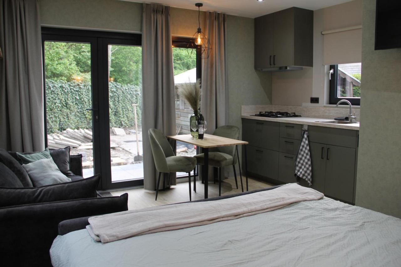 Stellechalets Op Vakantiepark Stelleplas - Heinkenszand Exterior photo
